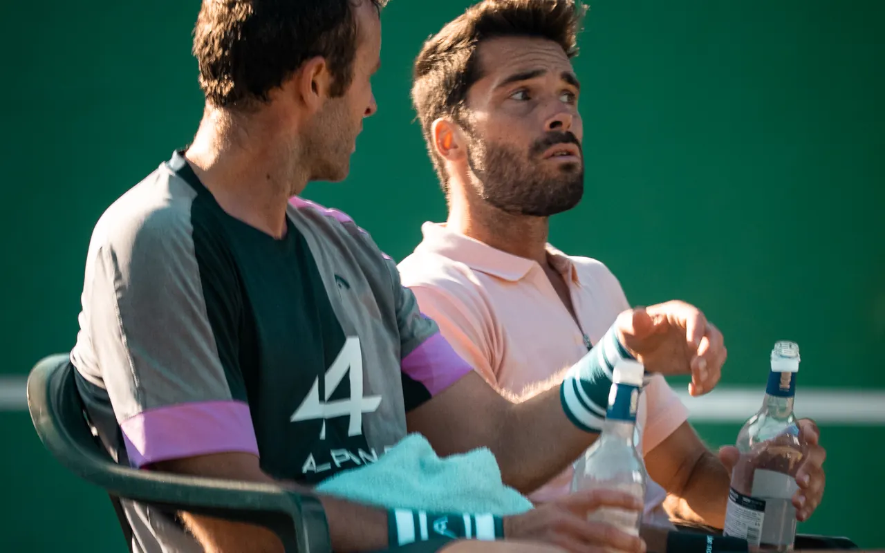 Séminaire padel : le guide complet pour organiser un offsite qui marque les esprits (2026)